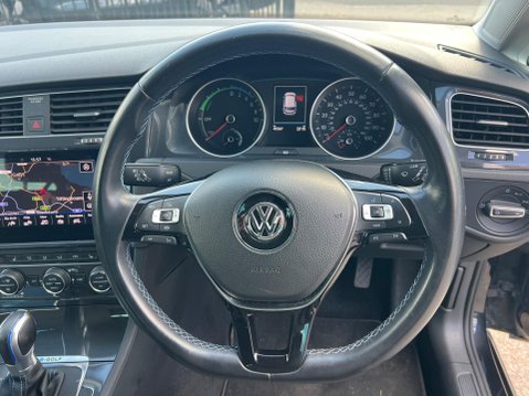 Volkswagen Golf 35.8kWh e-Golf Auto 5dr 16