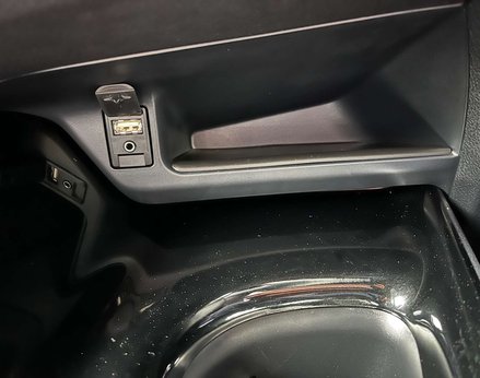 Toyota C-HR 1.8 C-HR-Dynamic HEV CVT 5dr 53