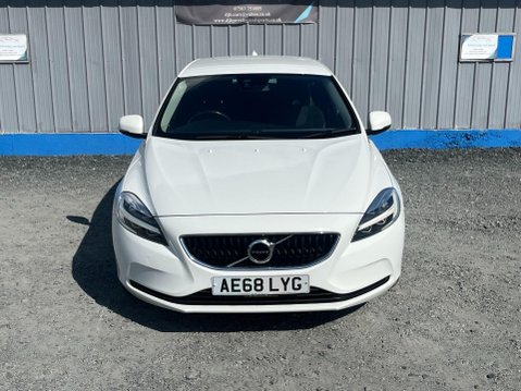 Volvo V40 2.0 T2 GPF Momentum Nav Plus Euro 6 (s/s) 5dr 40