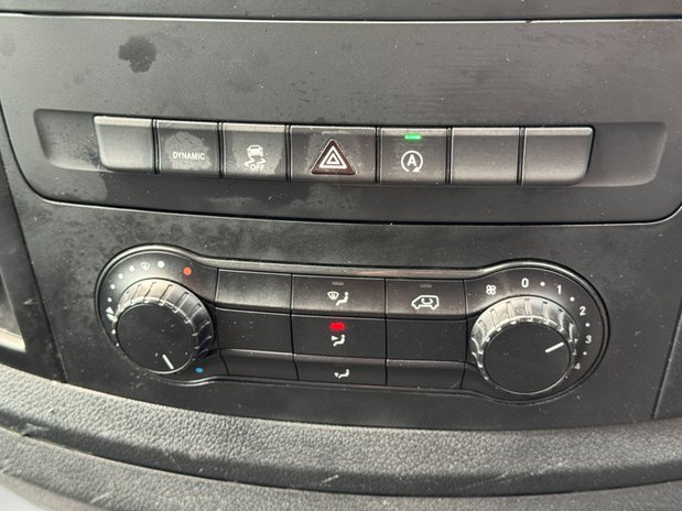 Mercedes-Benz Vito AUTO LWB L2H1 Low Roof Progressive 114 Air Con Sensors EURO 6 33