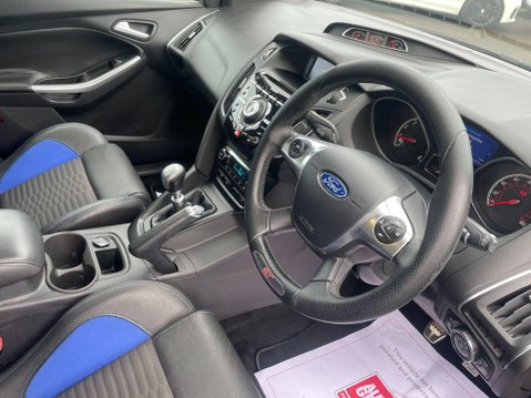 Ford Focus 2.0T EcoBoost ST-2 Euro 5 (s/s) 5dr 14