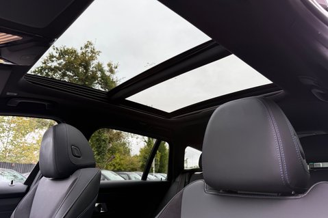 BMW 3 Series 330E M SPORT -VAT Q -DRIVING ASSISTANT PRO -PAN ROOF -H/K -M PRO PACK 3