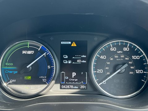 Mitsubishi Outlander PHEV DYNAMIC 11
