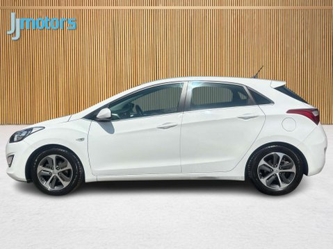 Hyundai i30 1.4 Blue Drive SE Hatchback 5dr Petrol Manual Euro 6 (s/s) (100 ps) 28