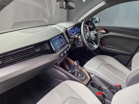 Audi A1 1.5 A1 Sportback 35 TFSI S Line Style Edition Semi-Auto 5dr 16