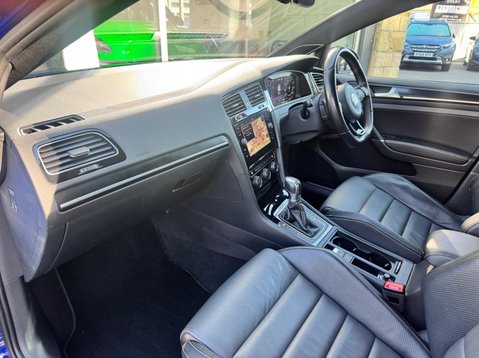 Volkswagen Golf R TSI 4MOTION DSG 17