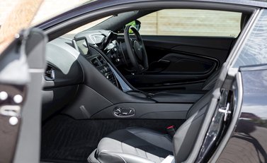 Aston Martin DBS Superleggera 14