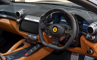 Ferrari GTC4 Lusso T 7
