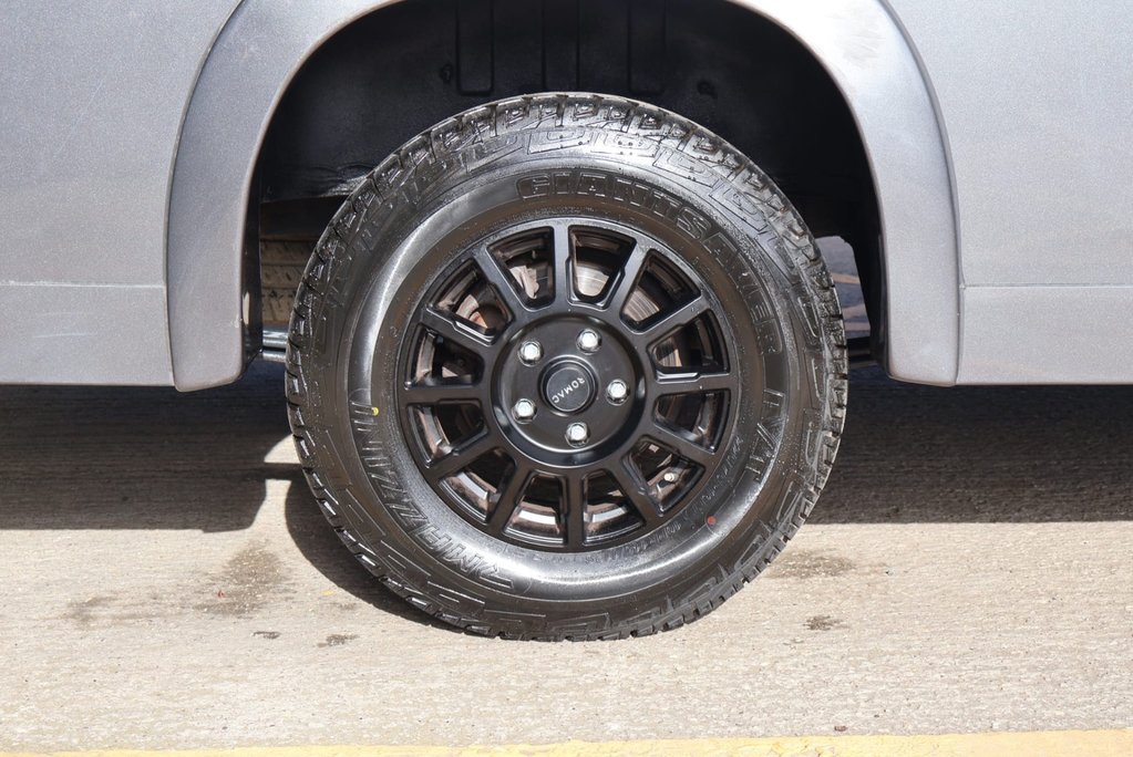 Renault Master 3.5 ton Coach Built Freddie Gover Horsebox with uprated suspension alloys  13