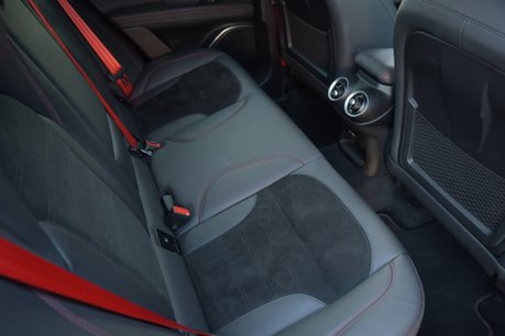 Alfa Romeo Stelvio V6 Biturbo Quadrifoglio 24