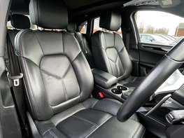 Porsche Macan 3.0 Macan S Semi-Auto 4WD 5dr 69