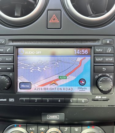 Nissan Qashqai 360 CAMERA..GLASS ROOF..SAT NAV..BLUETOOTH..10 SERVICES..STUNNING EXAMPLE 3