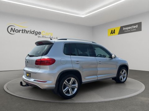 Volkswagen Tiguan 2.0 TDI BlueMotion Tech R-Line DSG 4WD Euro 5 (s/s) 5dr (Nav) 8
