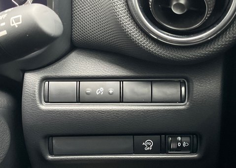 Nissan Juke DIG-T N-CONNECTA 26