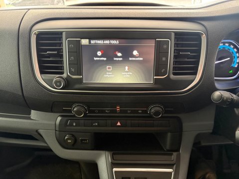 Vauxhall Vivaro 3100 75kWh Dynamic Auto L2 H1 6dr (7.4kW Charger) 18
