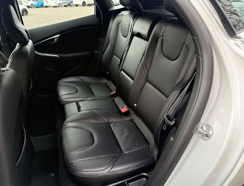 Volvo V40 1.6 V40 SE Luxury D2 Auto 5dr 39
