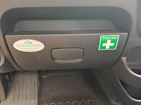 Renault Master 17 seater minibus 24