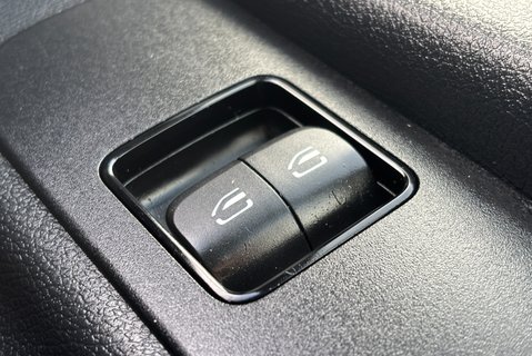 Mercedes-Benz Sprinter 315 Cdi Progressive Dropside with Tail Lift & Safety Rails 35