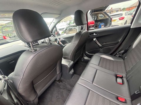 Peugeot 2008 1.2 PureTech Allure SUV 5dr Petrol Manual Euro 6 (82 ps) 29