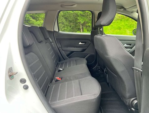 Dacia Duster 1.3 Duster Prestige TCe 4x2 5dr 37
