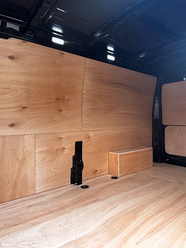 MAXUS DELIVER9