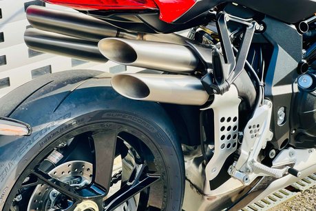 MV Agusta Brutale Brutale 1000 RS 11