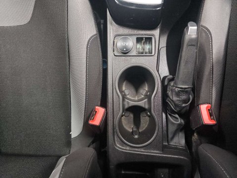 Ford Focus 1.6 Focus Zetec 105 5dr 56