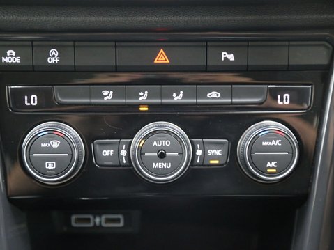 Volkswagen T-Roc 1.5 TSI EVO SEL Euro 6 (s/s) 5dr 17