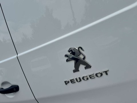 Peugeot Expert 1.5 BlueHDi 1000 Professional Premium Standard Panel Van 6dr Diesel Manual 16