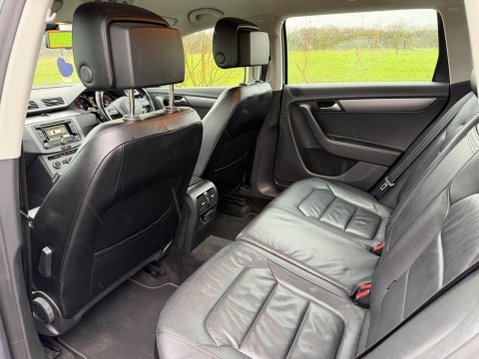 Volkswagen Passat 2.0 TDI BlueMotion Tech Executive Euro 5 (s/s) 5dr 37