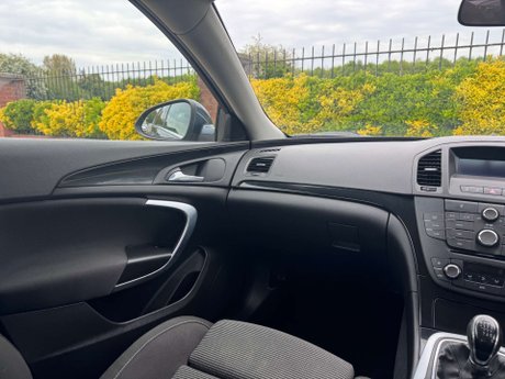 Vauxhall Insignia 1.8 Insignia SRi 5dr 25