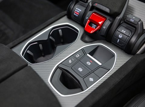 Lamborghini Urus PERFORMANTE 35