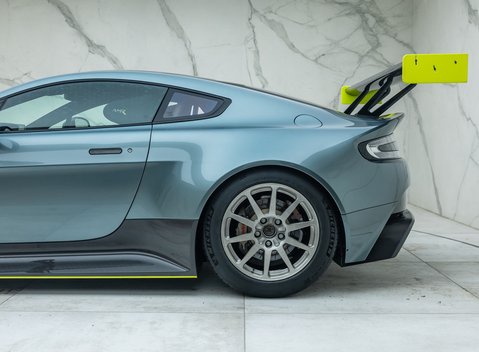 Aston Martin Vantage AMR Pro 40