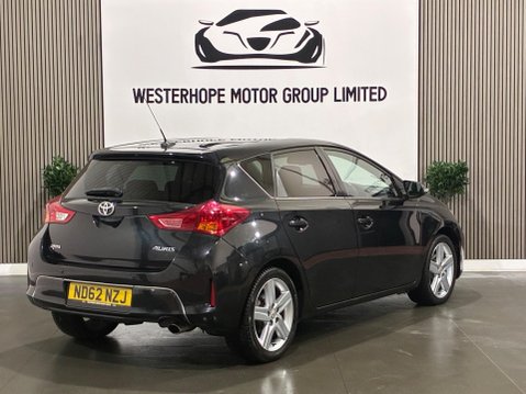 Toyota Auris 1.6 V-Matic Excel Euro 5 5dr 4
