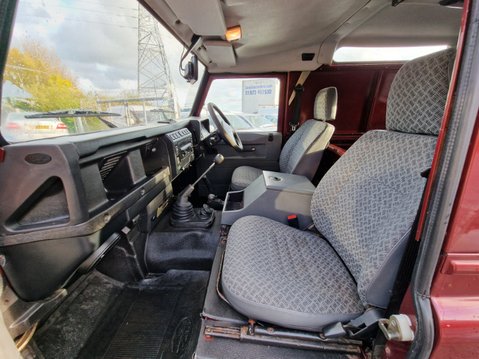 Land Rover Defender 90 2.5 TD5 County Hard Top 9
