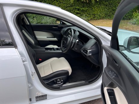 Jaguar XE 2.0i R-Sport Auto Euro 6 (s/s) 4dr 8