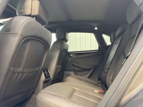 Porsche Macan 3.0 Macan S Semi-Auto 4WD 5dr 68