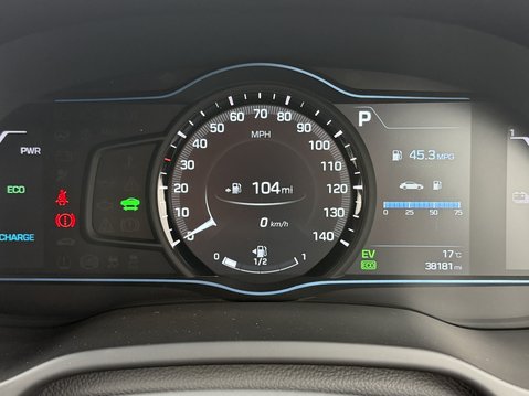 Hyundai IONIQ PREMIUM MHEV 21