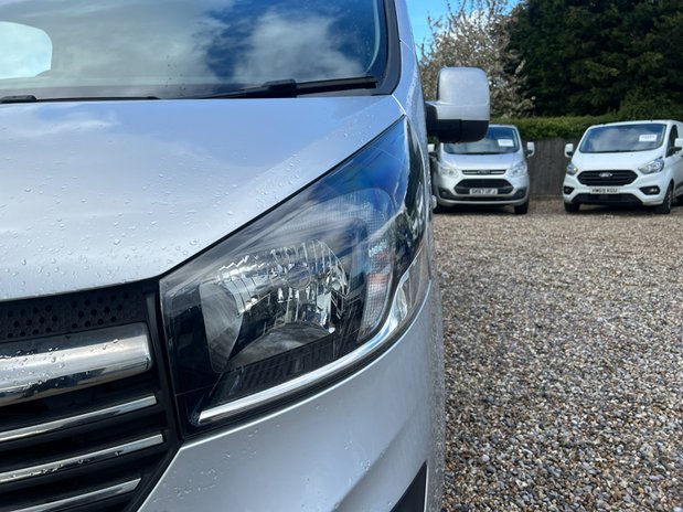 Vauxhall Vivaro SWB Low Roof Sportive 2700 Air Con Sensors Euro 6 NO VAT 21