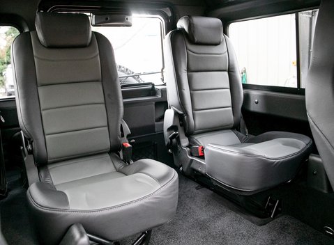 Land Rover Defender 90 Autobiography Edition 13