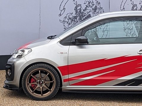 Volkswagen Up TSI up! GTI 5