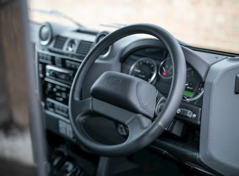Land Rover Defender 90 Autobiography Edition 11