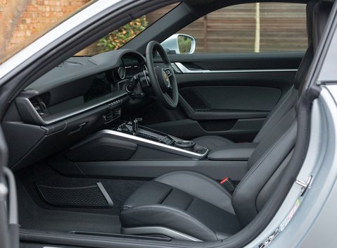 Porsche 911 Carrera 4S (992) 15