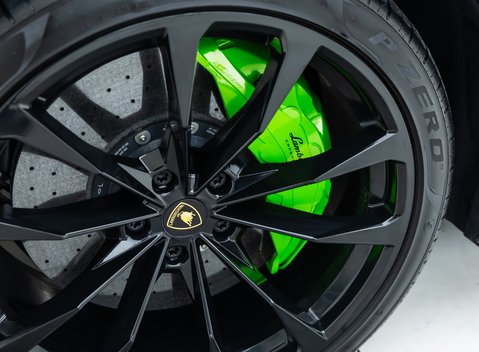 Lamborghini Urus 35