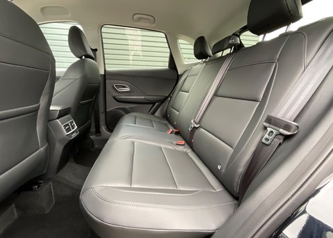 MG ZS 1.5 HYBRID+ TROPHY 17