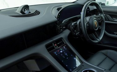 Porsche Taycan 4S 15