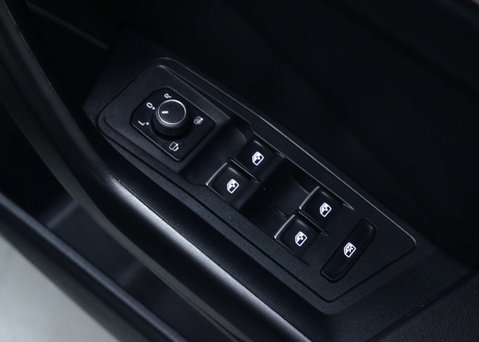 Volkswagen T-Roc 1.5 T-Roc R-Line TSi Evo Semi-Auto 5dr 41