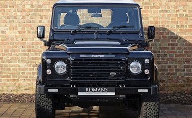 Land Rover Defender T40 2