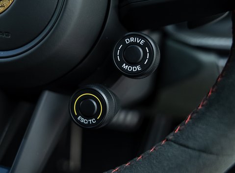 Porsche 911 GT3 RS (992) 12