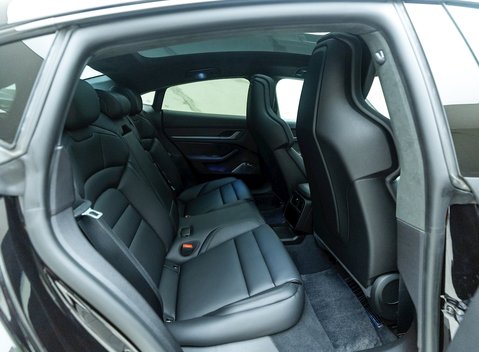 Porsche Taycan Turbo S 14